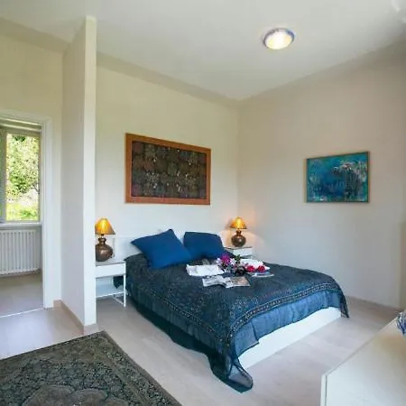 Sleeps 10 Pool Villa *